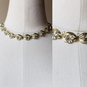 1950s Vintage VTG White Goldtone Flower Linked AB Stone Choker Chain Necklace
